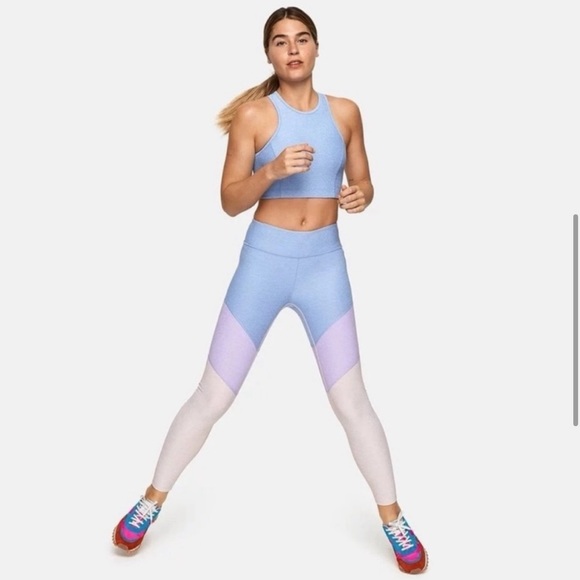 Outdoor Voices Springs 7/8 Leggings in Lilac, Lavender, Dahlia - Picture 5 of 7